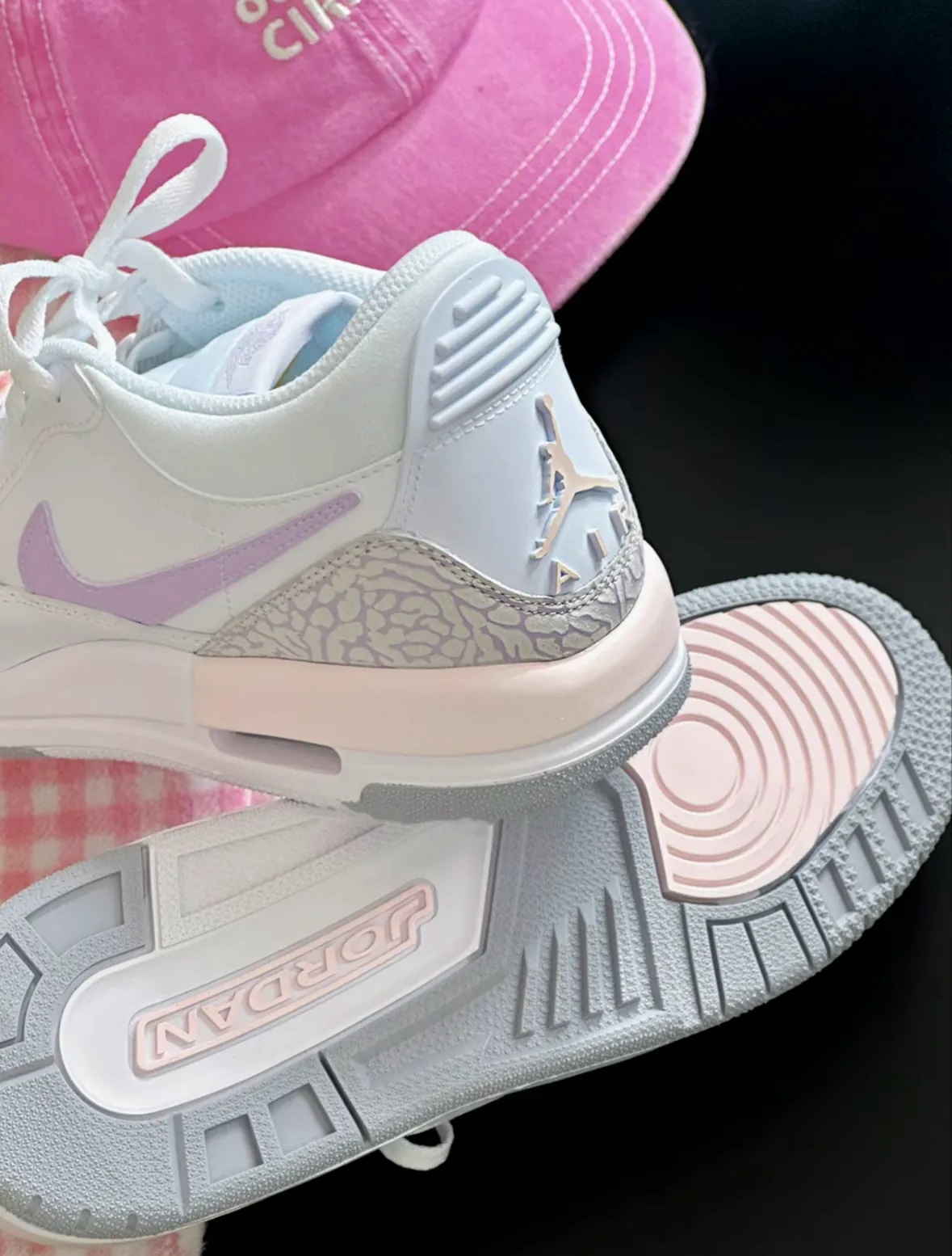 Giày thể thao Nike Jordan Legacy 312 Low Surfaces in Pastels for Spring HF0747-151 6