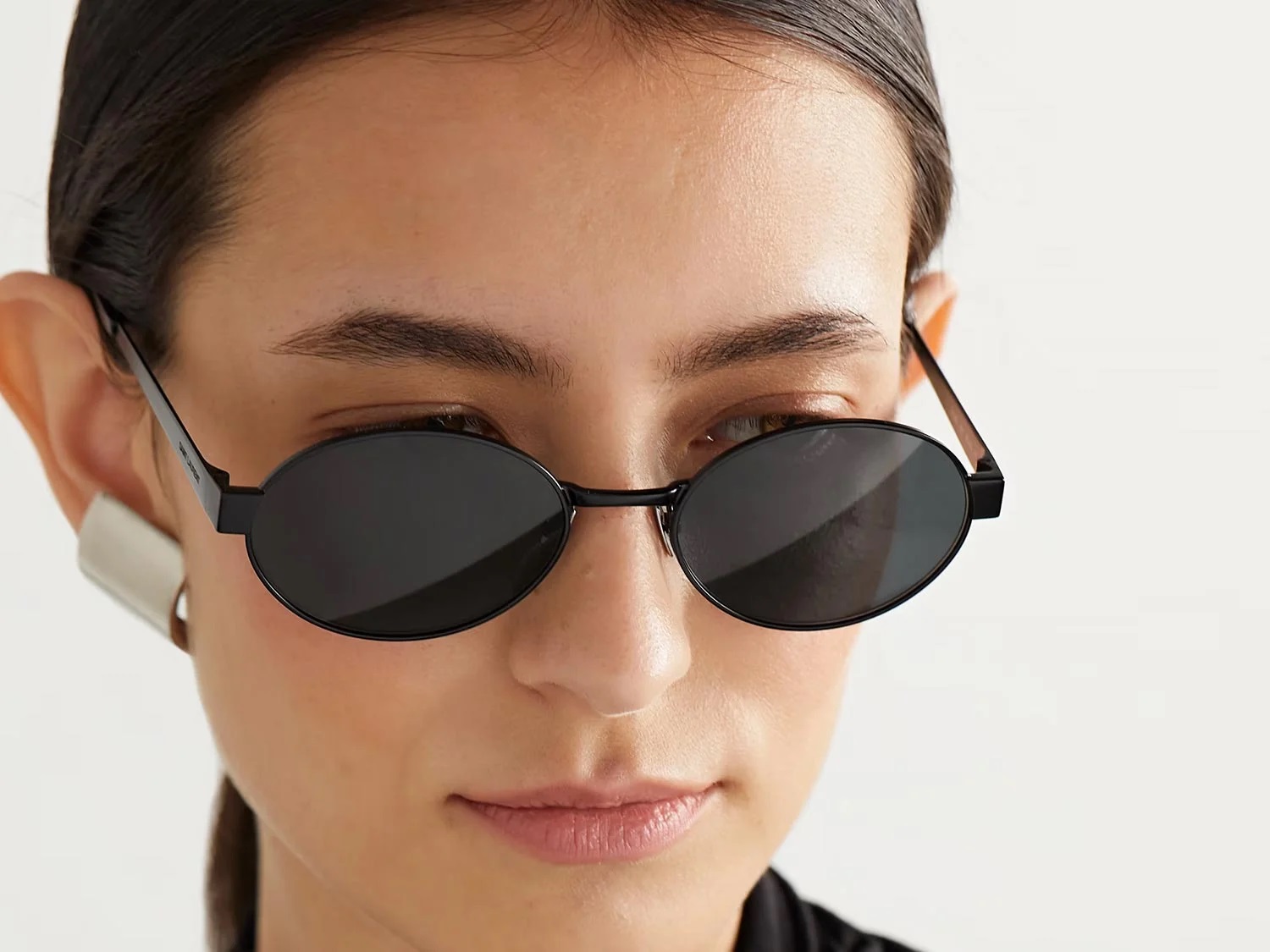 Mắt kính đen YSL Saint Laurent SL 692 Oval Sunglasses 12