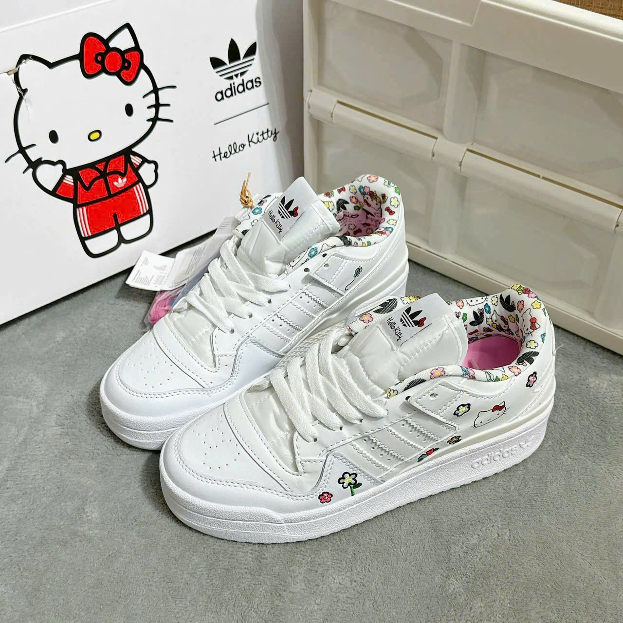 Giày thể thao Adidas x Hello Kitty Forum Low Cloud White Core Black IG030 12