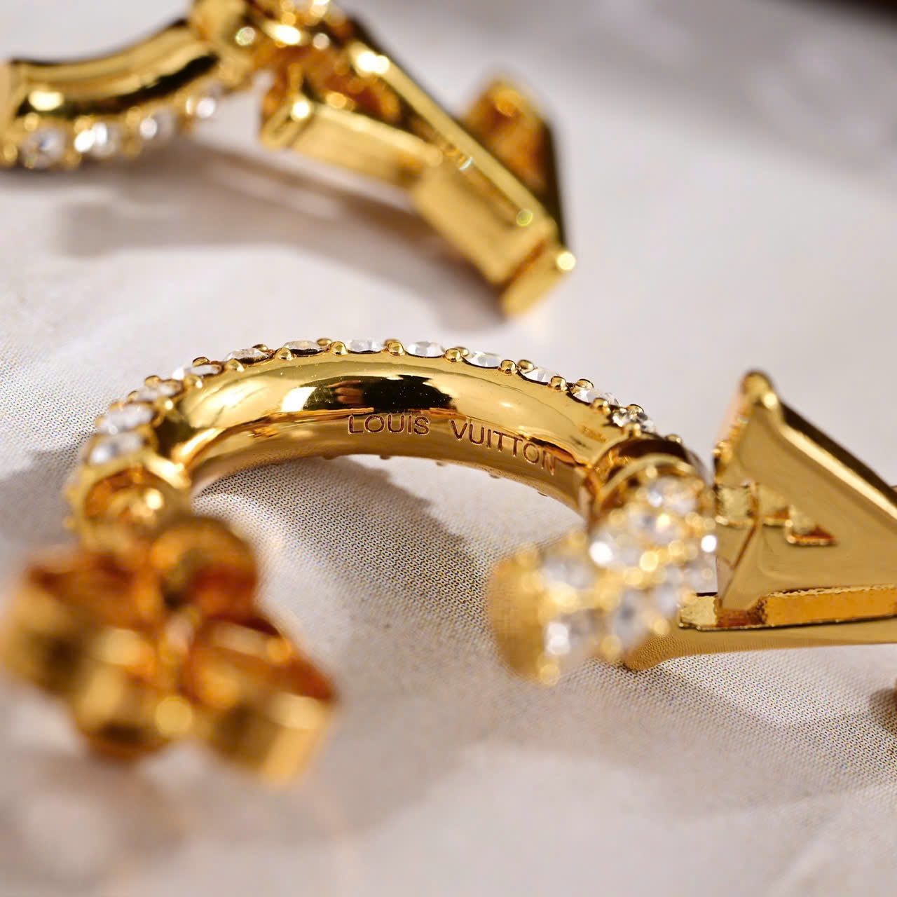 Hoa Tai LV louisvuitton Iconic Earrings 4