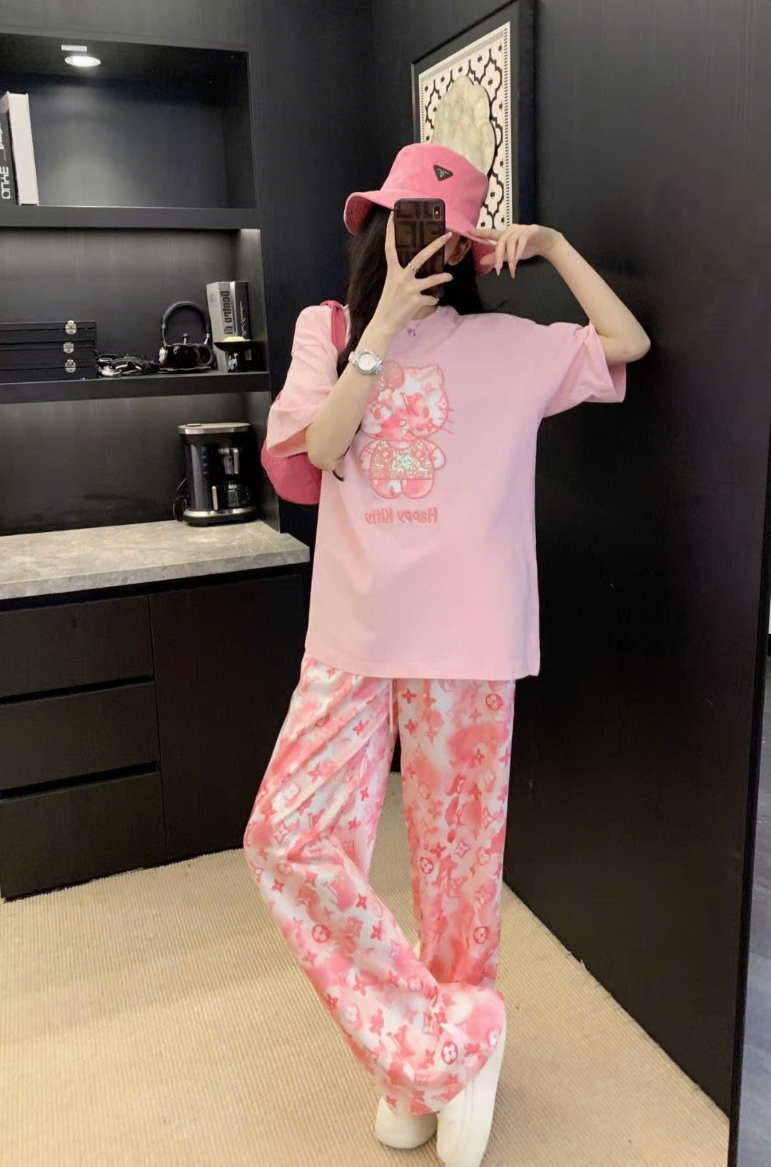Combo bộ áo thun quần dài hồng lưng thun LV 2