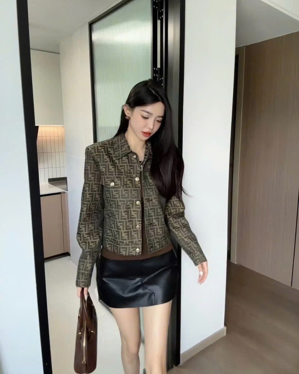 Áo khoác ngắn thời trang nữ Fendi nâu 5