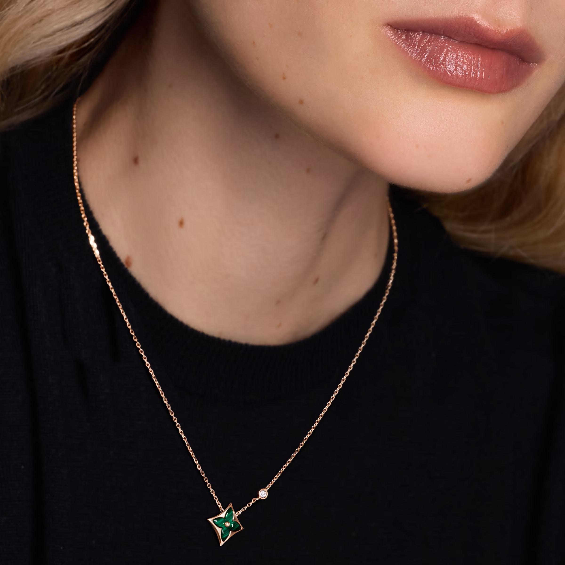Dây chuyền LV Louis Vuitton Color Blossom BB Star Pendant Pink Gold Malachite and Diamond 5