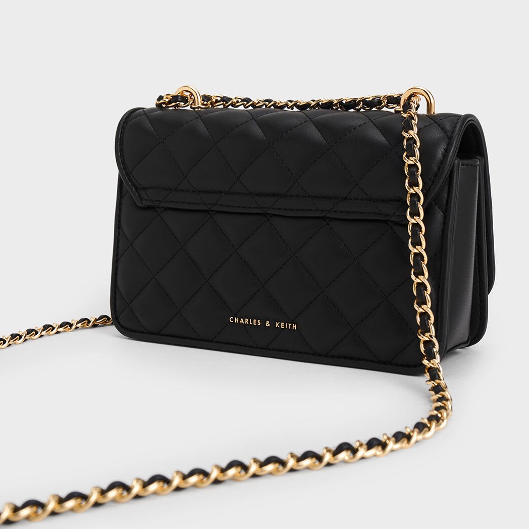 TÚI XÁCH NỮ CHARLES AND KEITH CHARM EMBELLISHED QUILTED CLUTCH 7