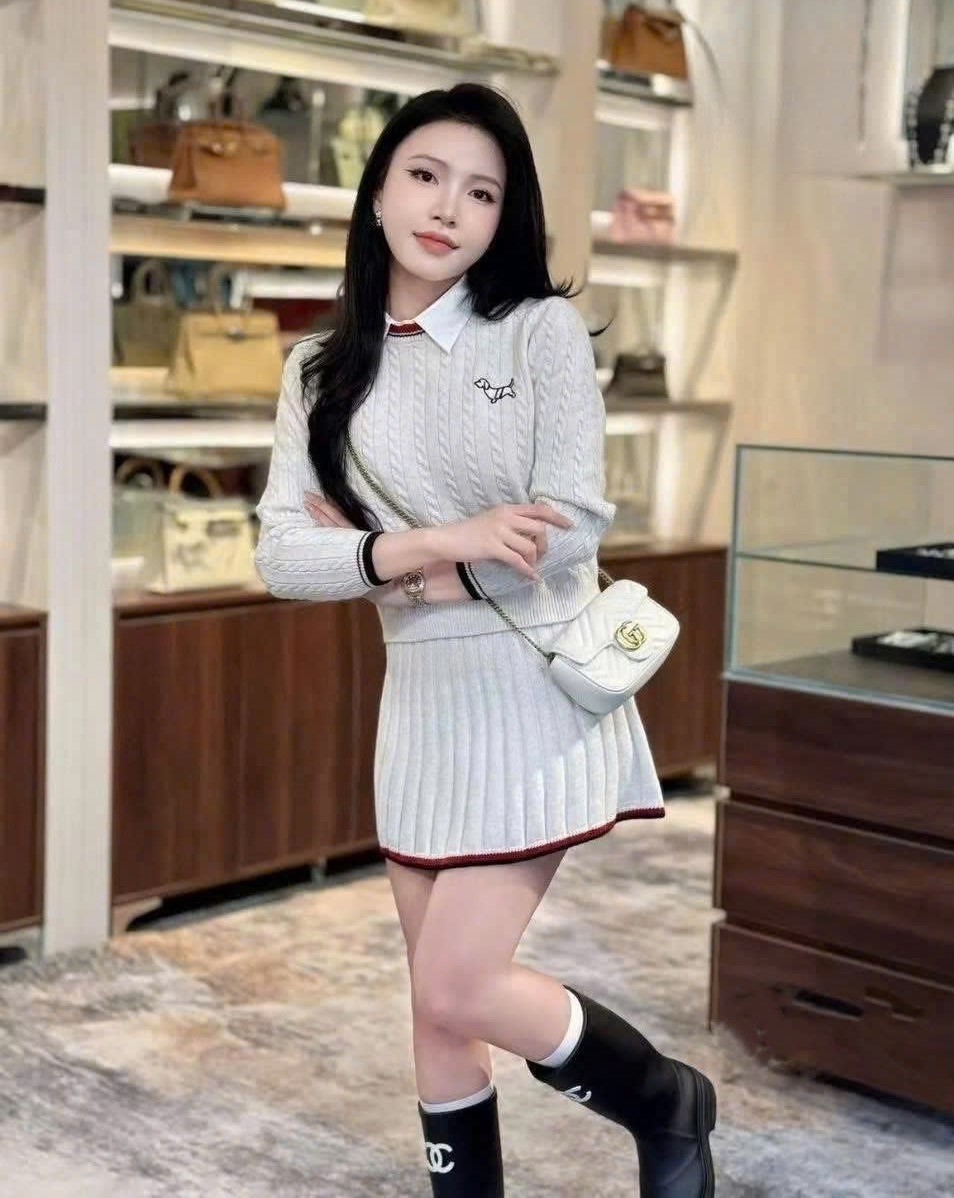 Combo áo váy len xám vàng kem Thom Browne 11