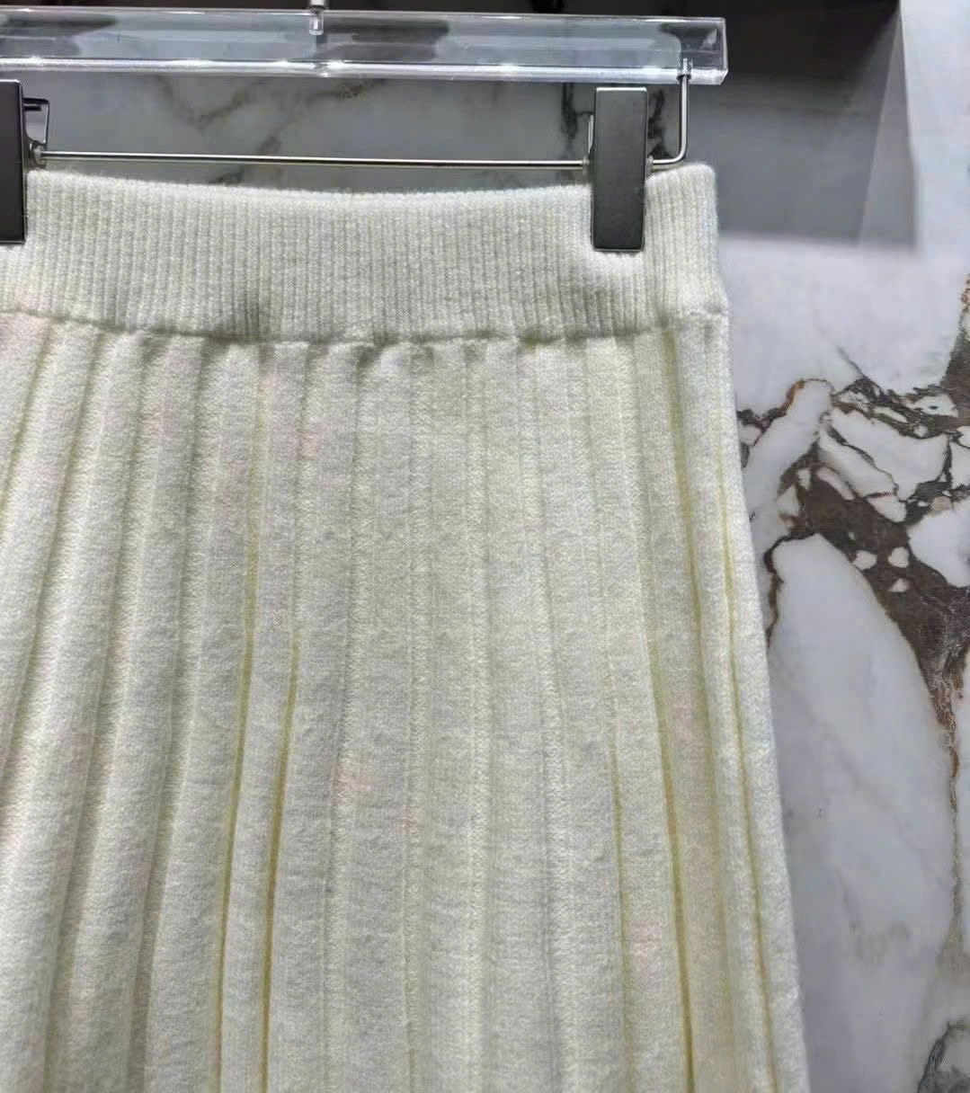 Combo áo váy len xám vàng kem Thom Browne 13