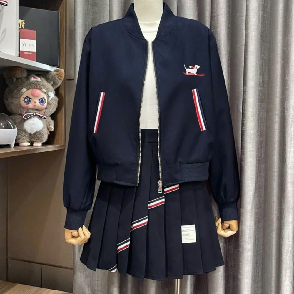 Combo áo khoác váy ngắn xếp ly họa tiết chó Thom Browne 6