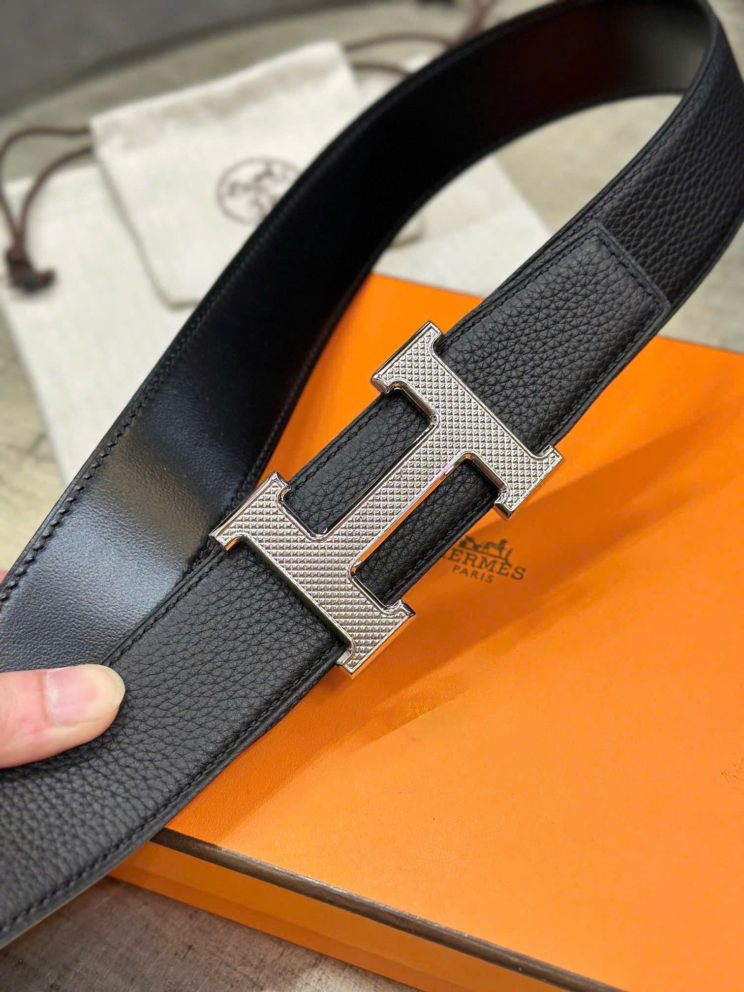 Thắt lưng Hermes H Guillochee Belt Buckle Reversible Leather Strap Noir 38 mm 4