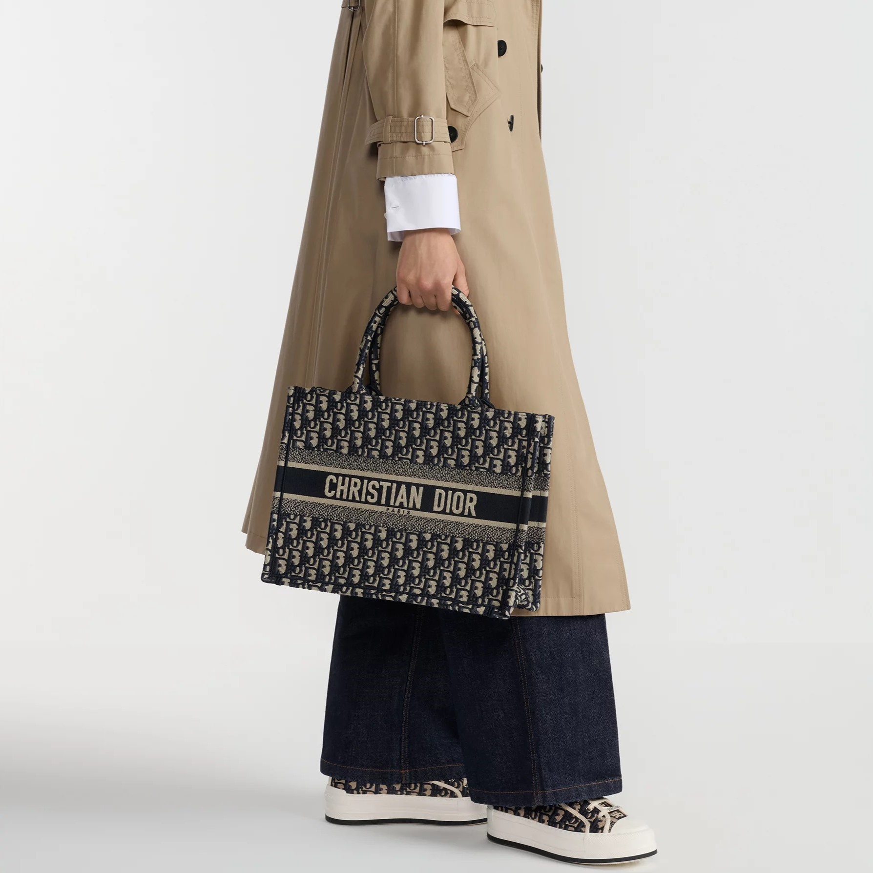 Túi nữ Medium Christian Dior Book Tote Ecru and Blue Dior Oblique Embroidery 6
