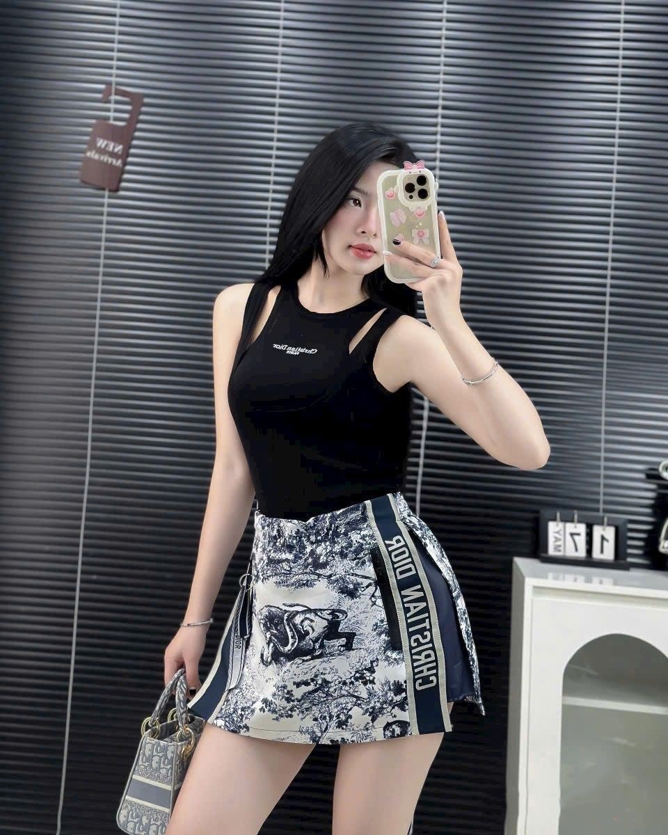 Combo áo thun ba lỗ nữ váy ngắn họa tiết Dior 2
