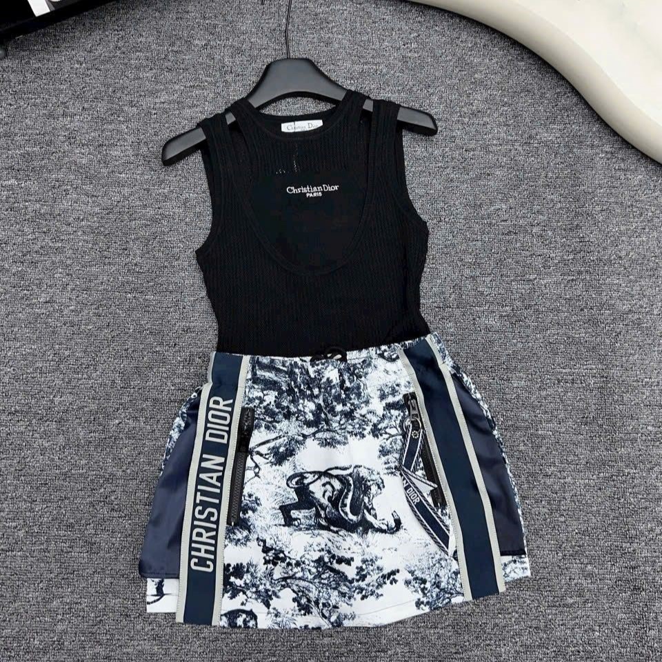 Combo áo thun ba lỗ nữ váy ngắn họa tiết Dior 4