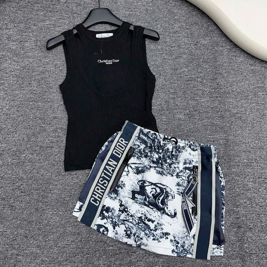 Combo áo thun ba lỗ nữ váy ngắn họa tiết Dior 9