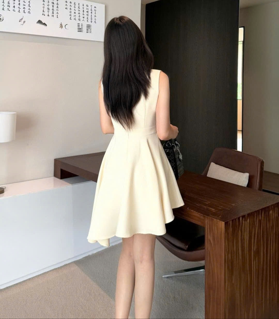 Áo đầm nữ LV khuy dập nổi logo 11
