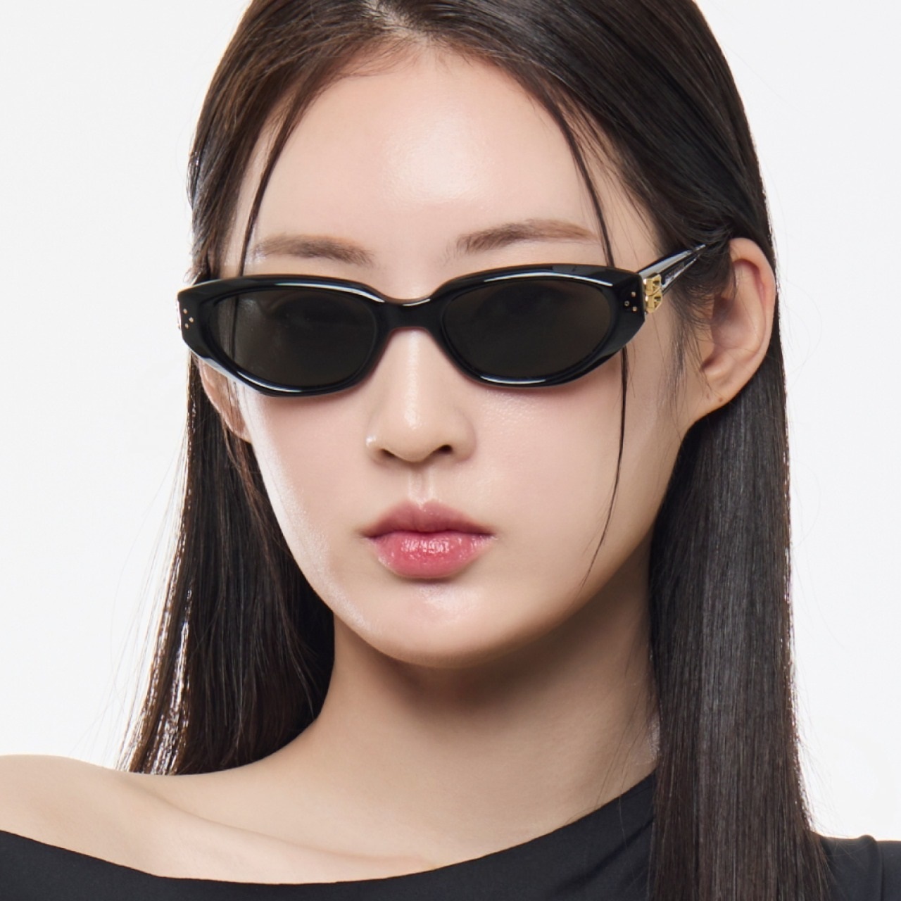 Kính mát Gentle Monster Duns 01 Modern Cat-Eye Sunglasses In Black Acetate 16
