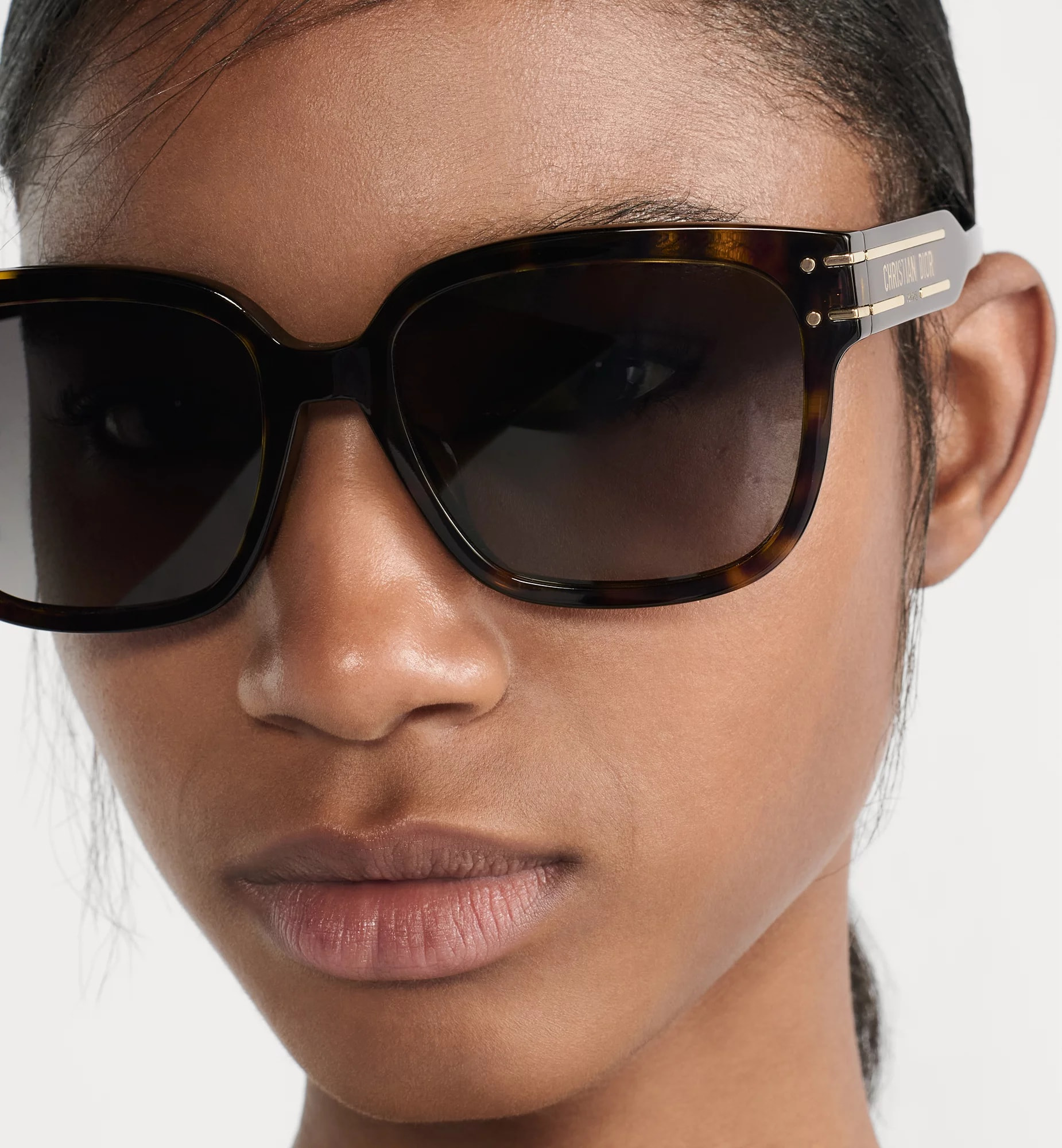 Kính mát Dior DiorSignature S7F Deep Brown Tortoiseshell-Effect Square Sunglasses 4