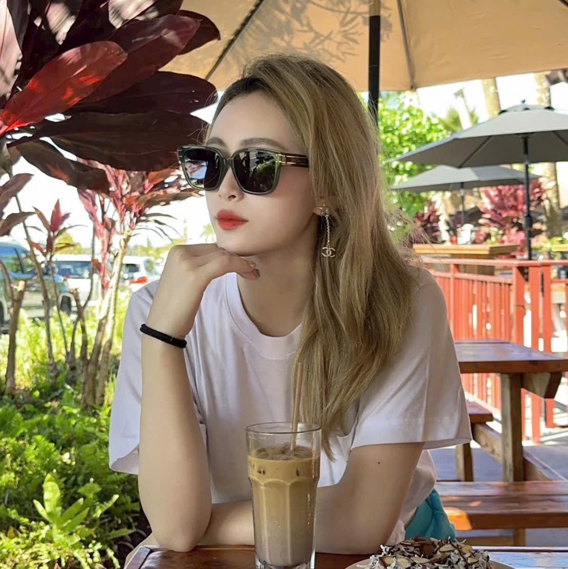 Kính mát Dior DiorSignature S7F Deep Brown Tortoiseshell-Effect Square Sunglasses 8