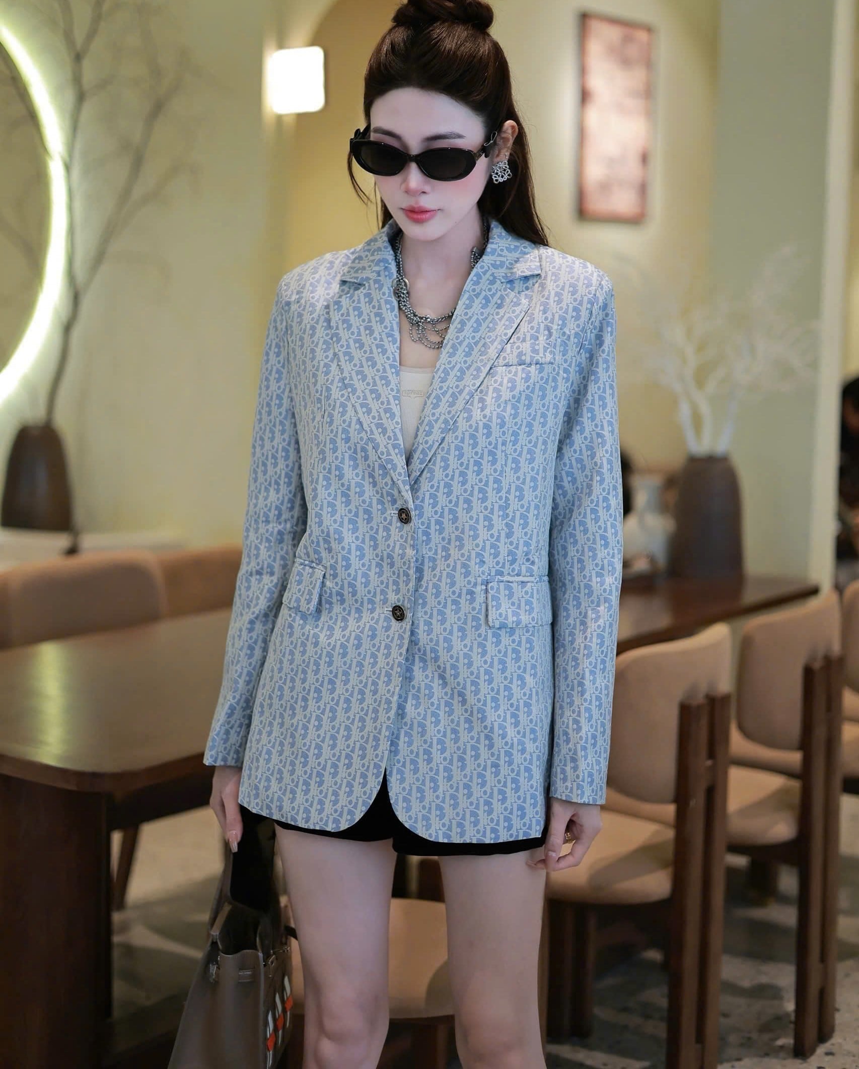 Áo khoác vest xanh dương họa tiết hãng Dior 3