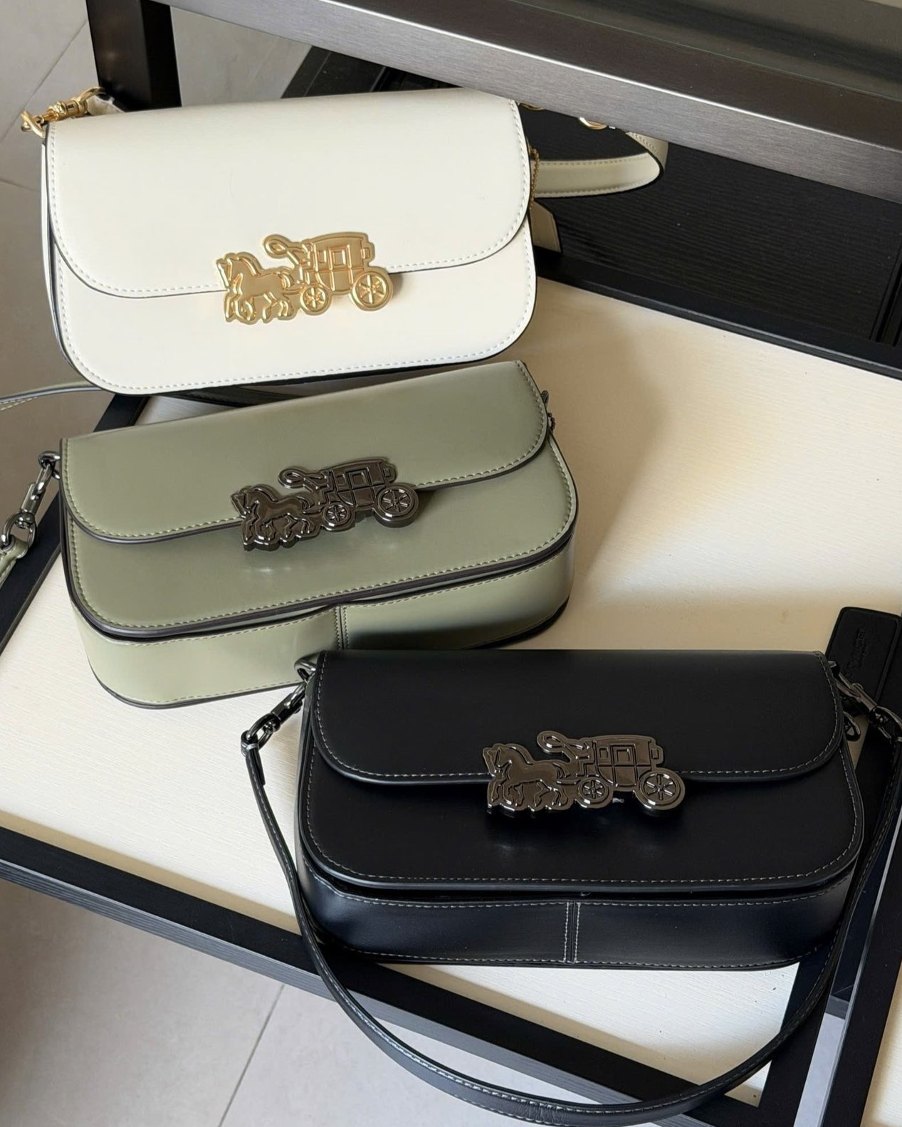 Túi đeo chéo Coach Harper Shoulder Bag Black CCE65 4