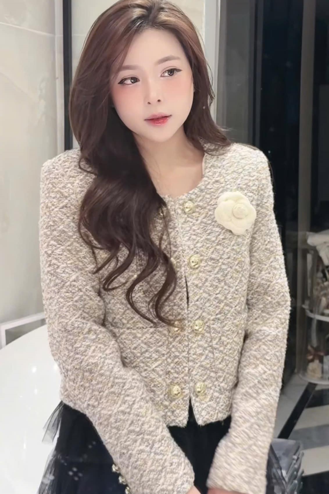 Áo khoác nữ dạ tweed trần lông vũ Chanel 4