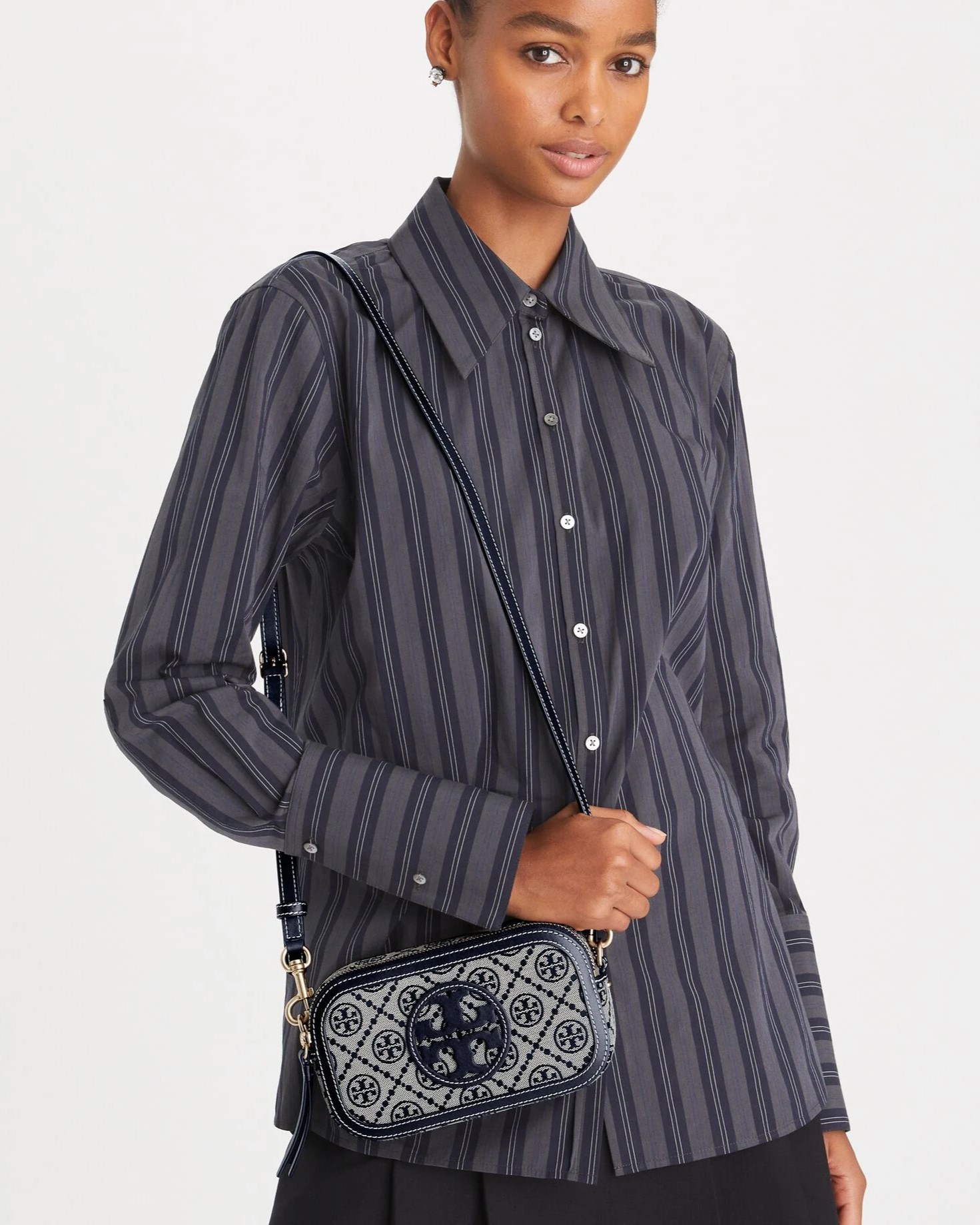 Túi đeo chéo Tory Burch Mini T Monogram Miller Crossbody Bag 4