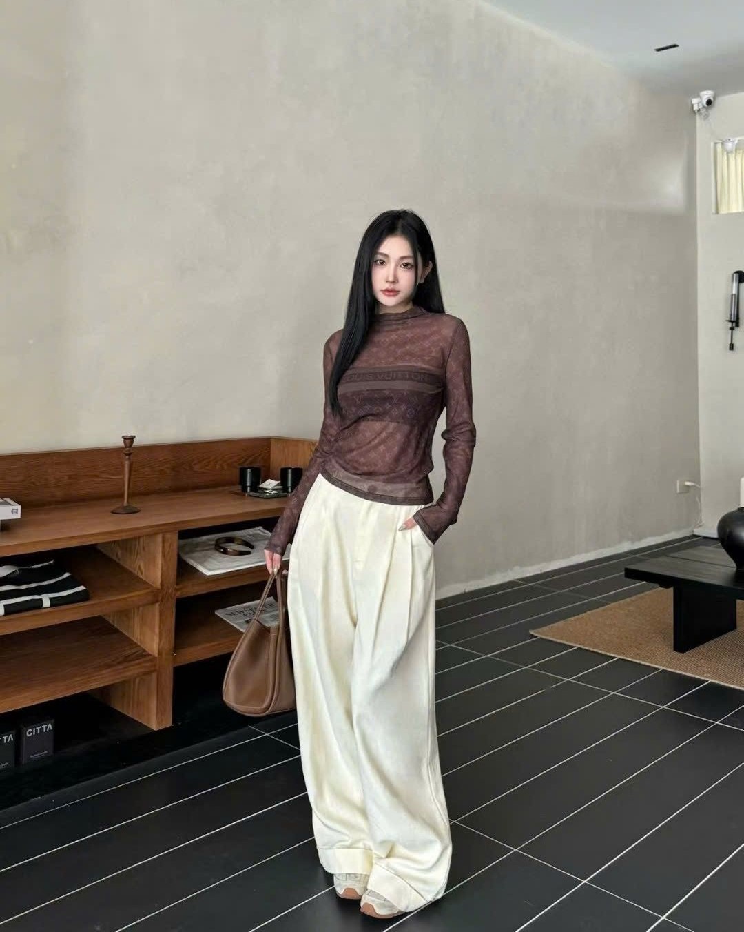 Áo giữ nhiệt nữ thời trang LV cổ lọ 1