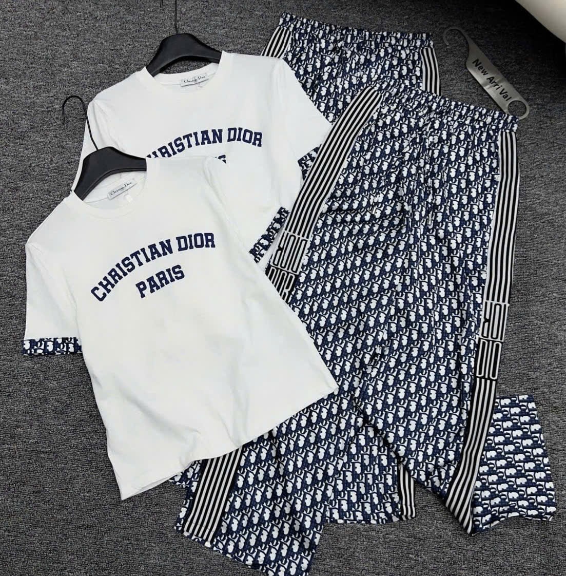 Combo bộ áo thun trắng quần suông dài họa tiết hãng Dior 6