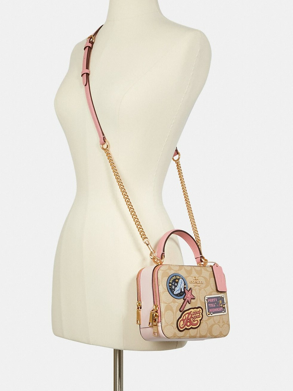 TÚI ĐEO CHÉO DISNEY X COACH BOX CROSSBODY IN SIGNATURE CANVAS WITH PATCHES 1