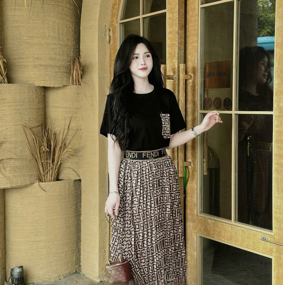 Combo váy dài áo thun tay ngắn Fendi 1