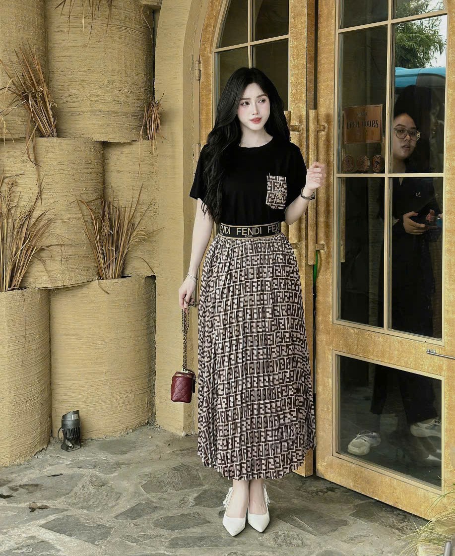 Combo váy dài áo thun tay ngắn Fendi 3
