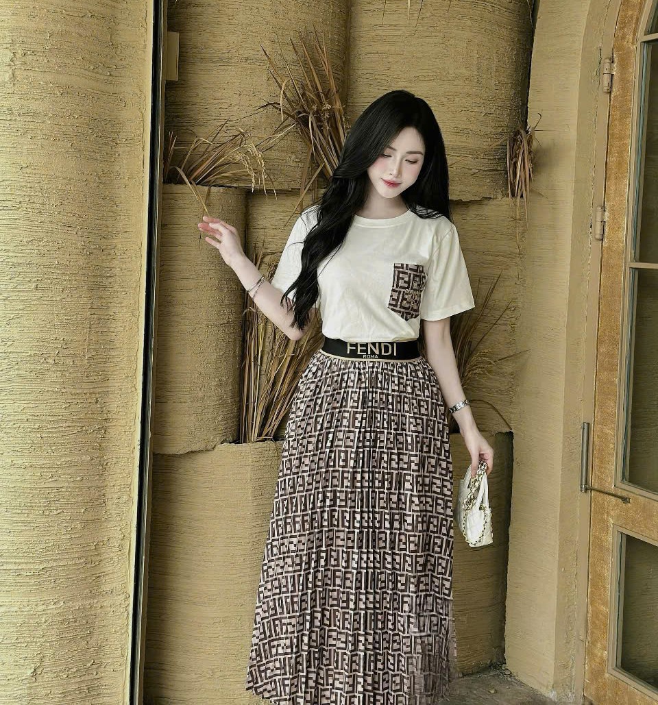 Combo váy dài áo thun tay ngắn Fendi 4