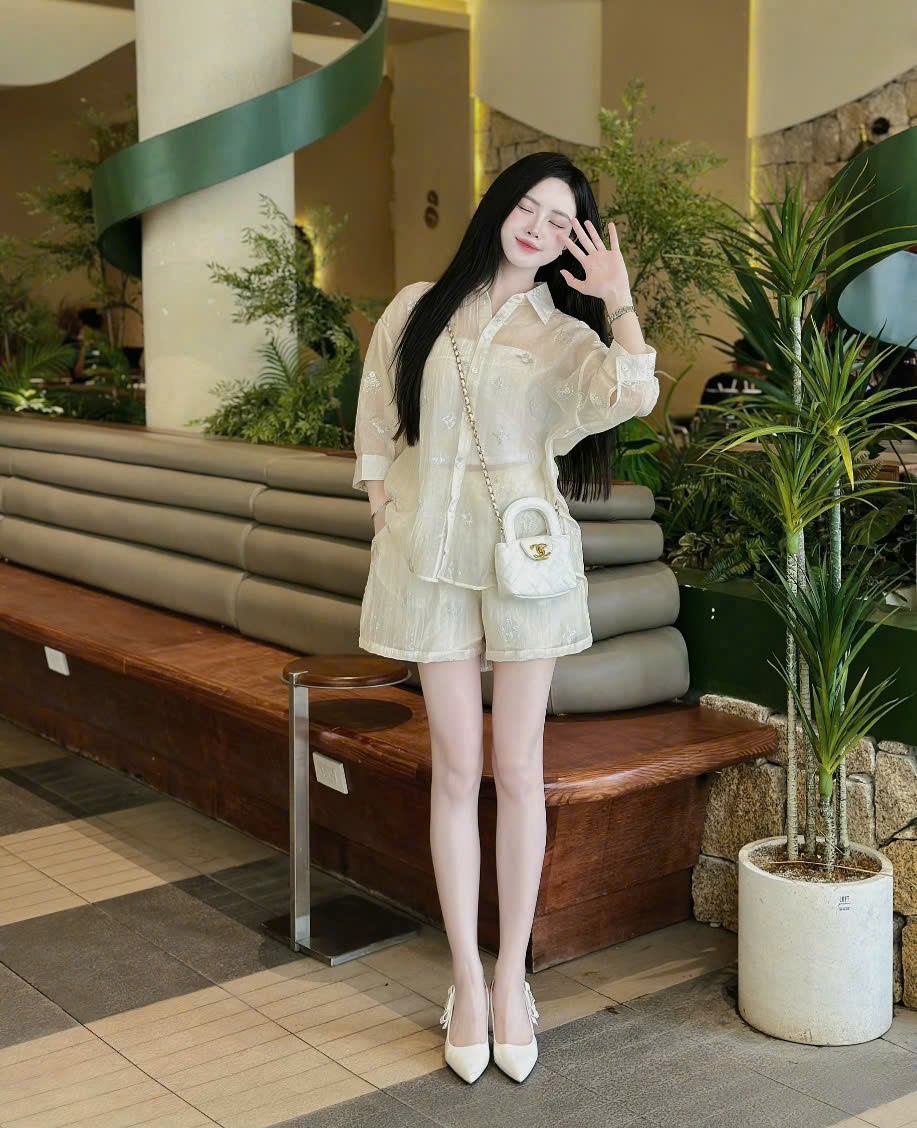 Combo bộ nữ áo sơ mi tay dài quần short ngắn Louis Vuitton 1