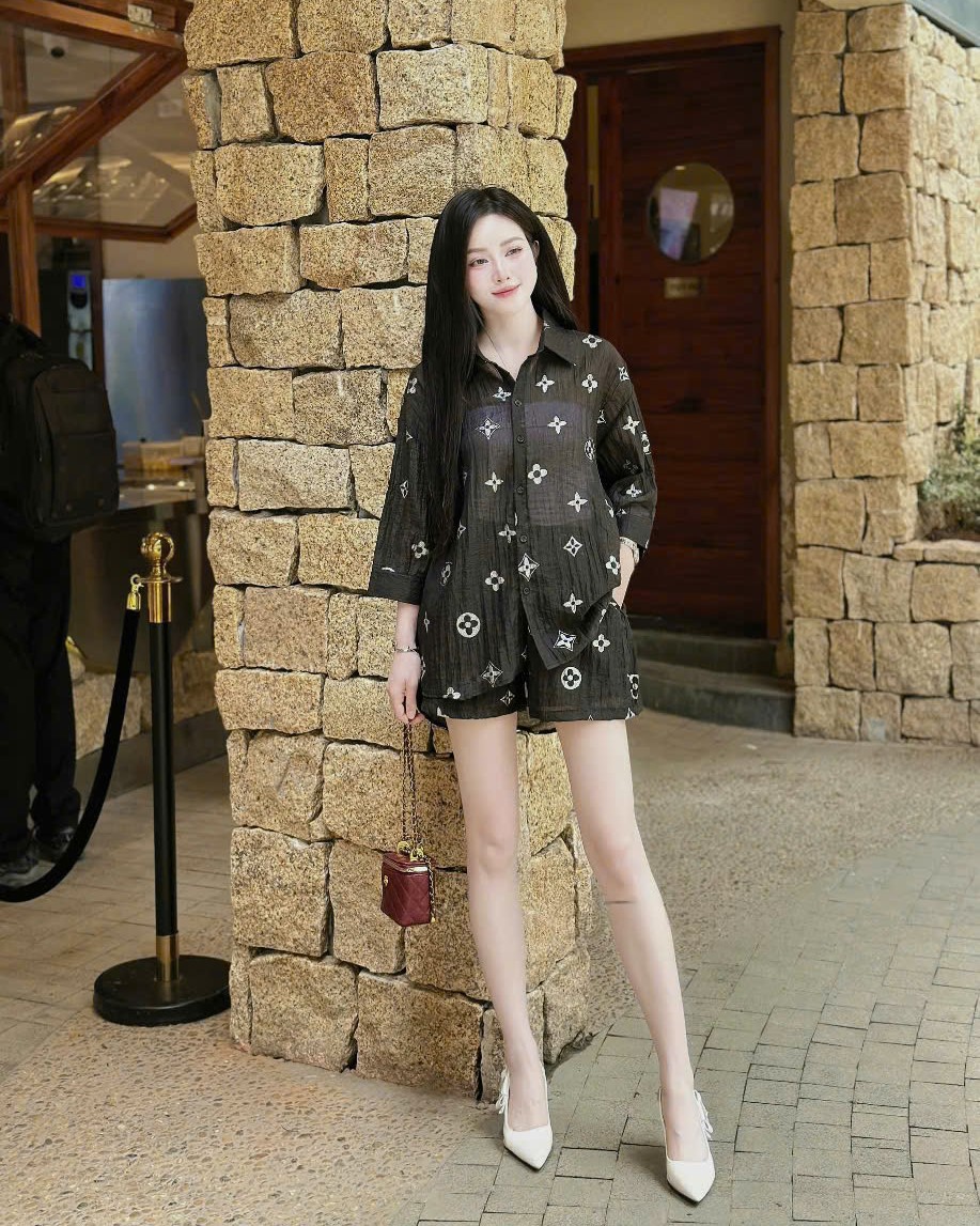 Combo bộ nữ áo sơ mi tay dài quần short ngắn Louis Vuitton 2