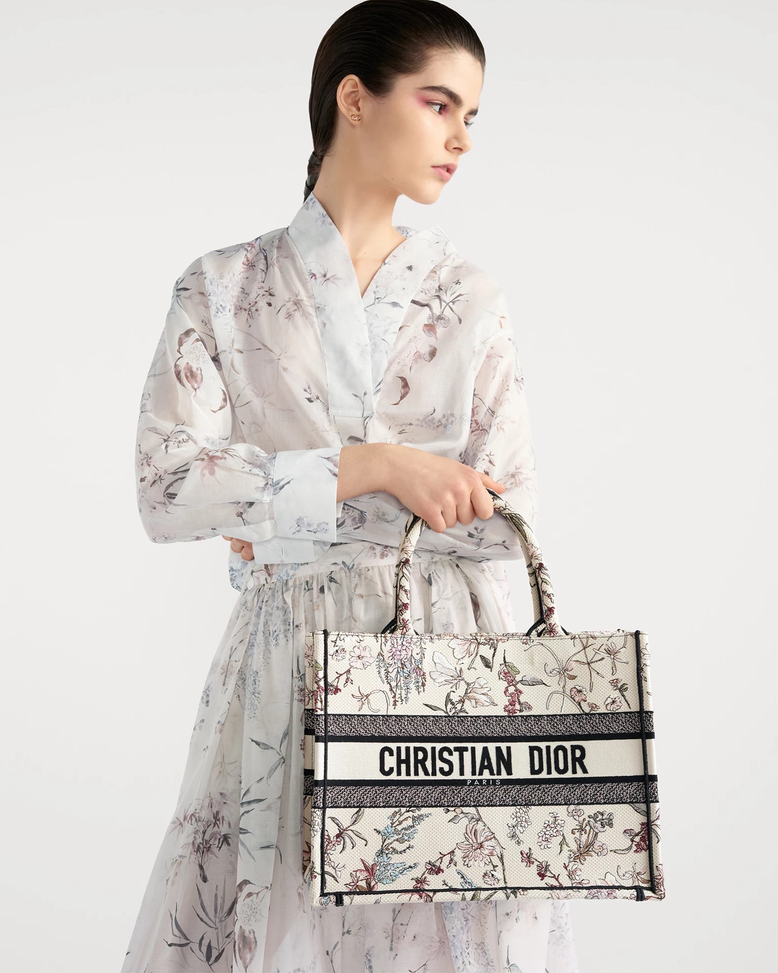 Túi xách Medium Dior Book Tote Beige Millefiori Embroidery 7