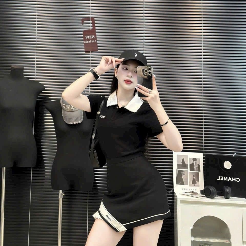 Combo áo thun polo váy ngắn trắng đen Chanel 4