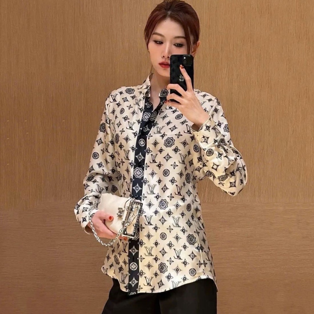Áo sơ mi lụa họa tiết hãng LV Louis Vuitton Monogram Silk Shirt 2