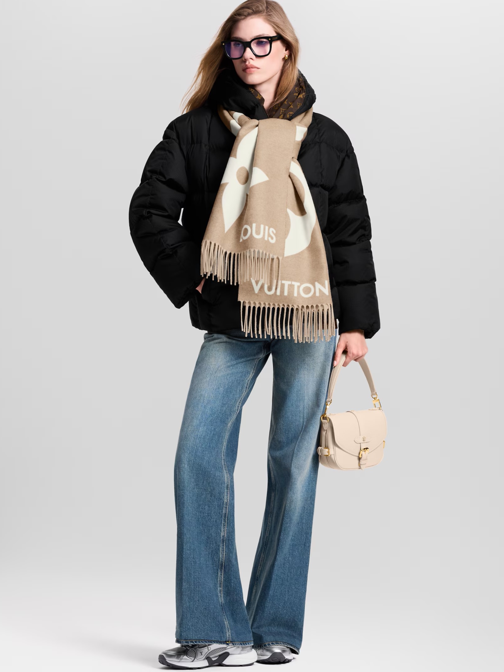 Khăn choàng nữ Louis Vuitton The Ultimate Shine Scarf Beige 7