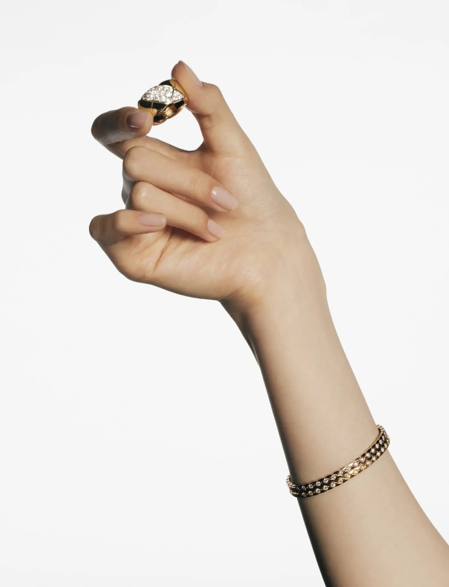 Lắc tay Chanel Coco Crush J12326 9