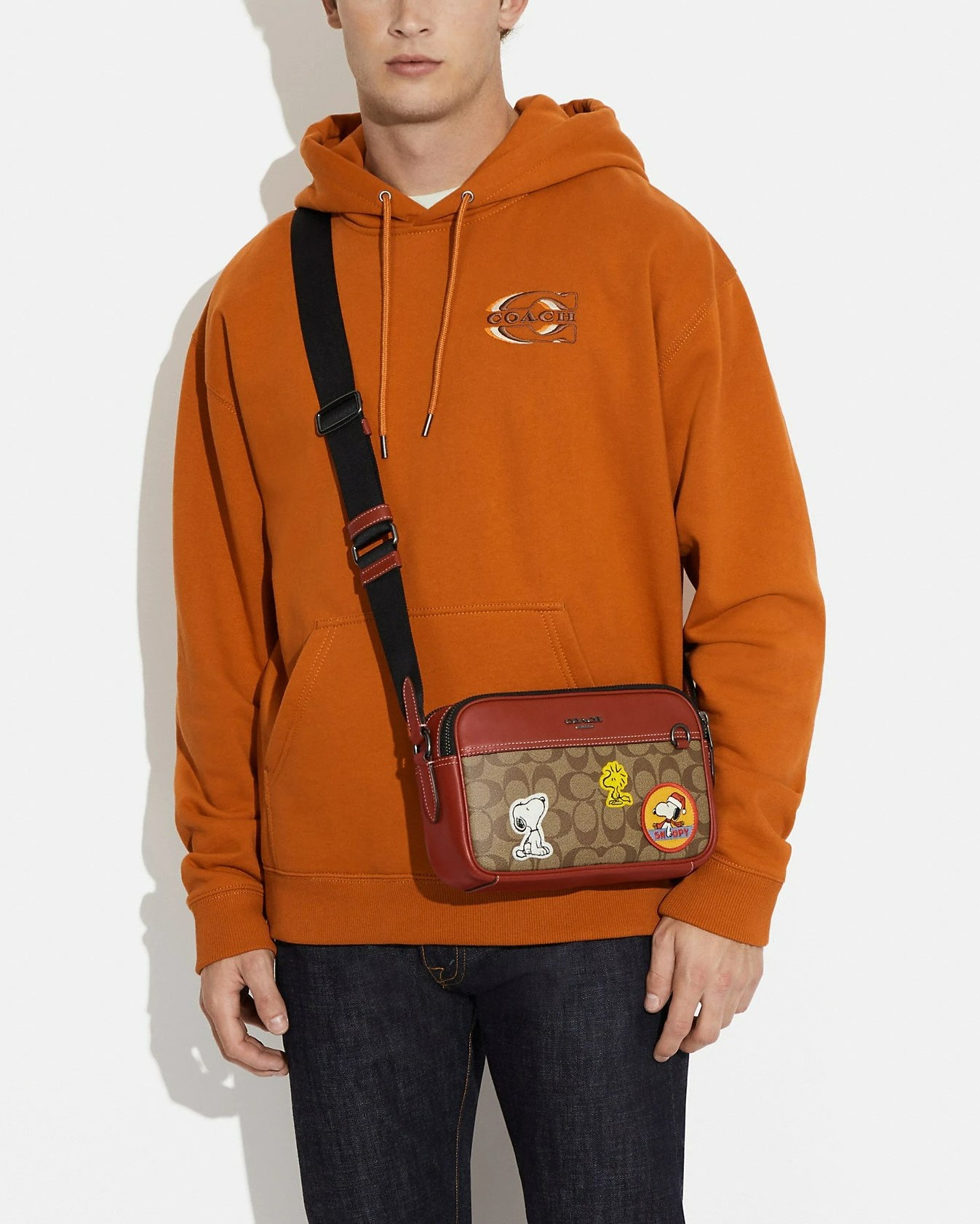 TÚI NAM HAI NGĂN COACH X PEANUTS GRAHAM CROSSBODY IN SIGNATURE CANVAS WITH PATCHES 3