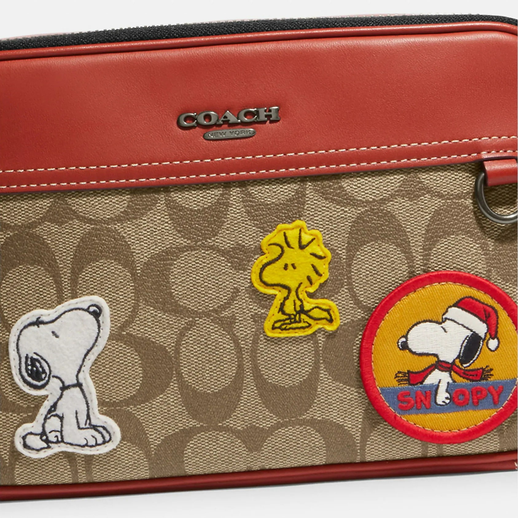 TÚI NAM HAI NGĂN COACH X PEANUTS GRAHAM CROSSBODY IN SIGNATURE CANVAS WITH PATCHES 5