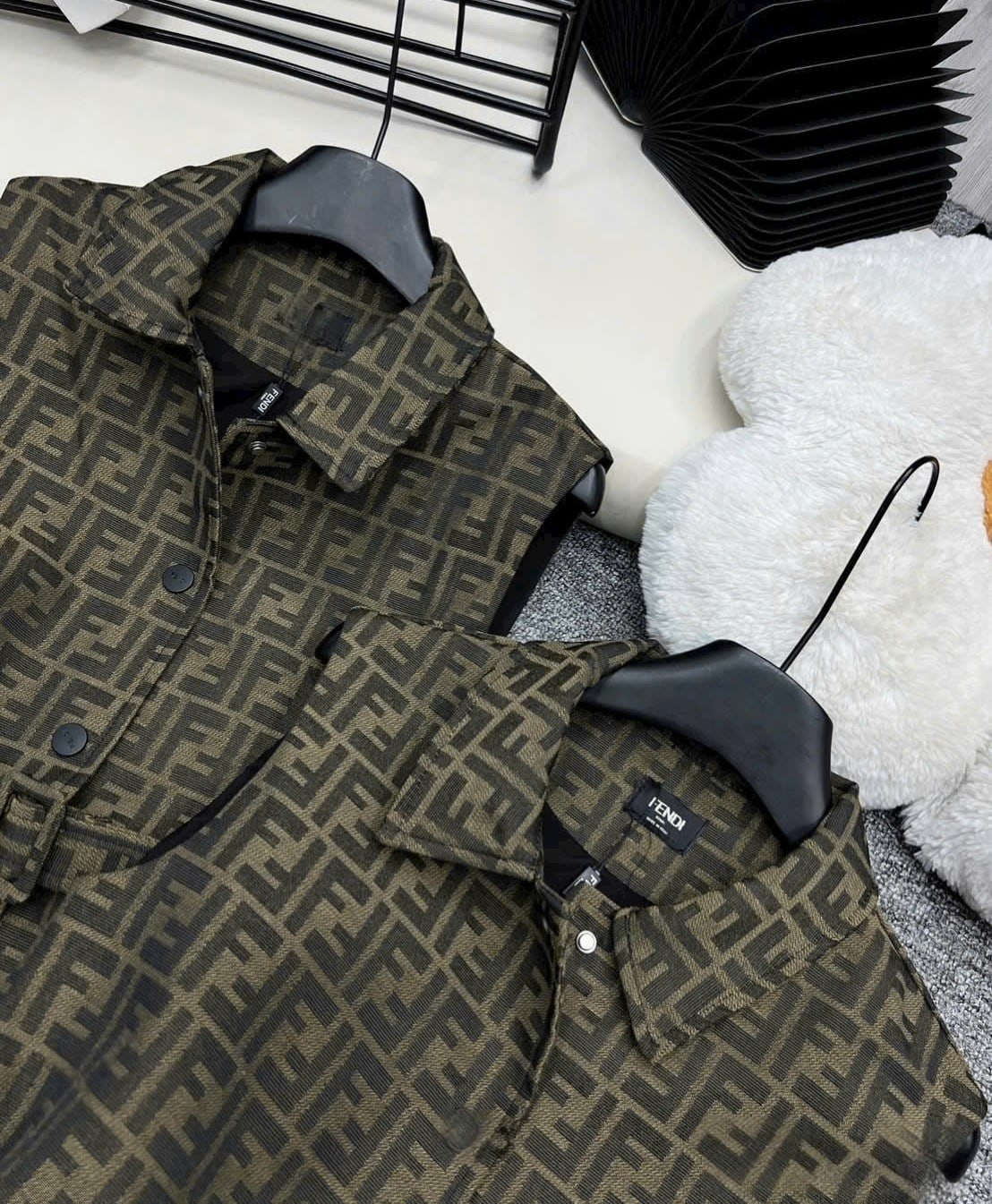 Áo gile nữ thời trang Fendi kèm thắt lưng 1
