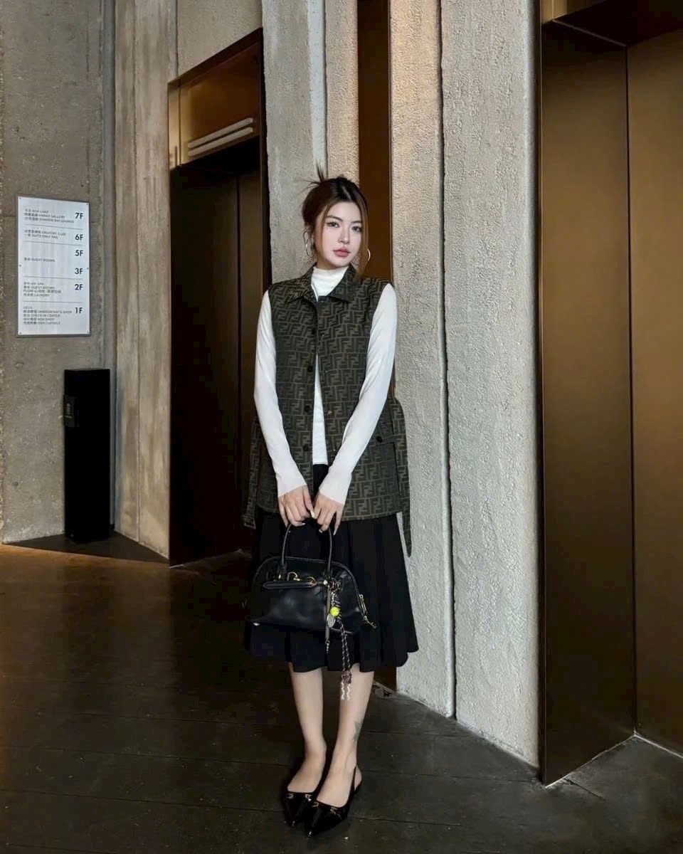 Áo gile nữ thời trang Fendi kèm thắt lưng 7
