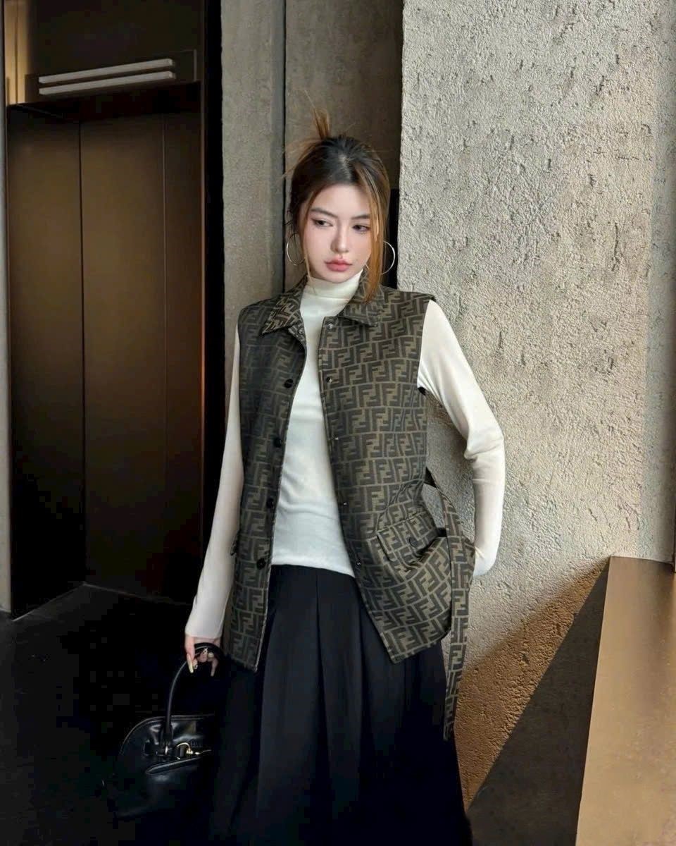 Áo gile nữ thời trang Fendi kèm thắt lưng 9