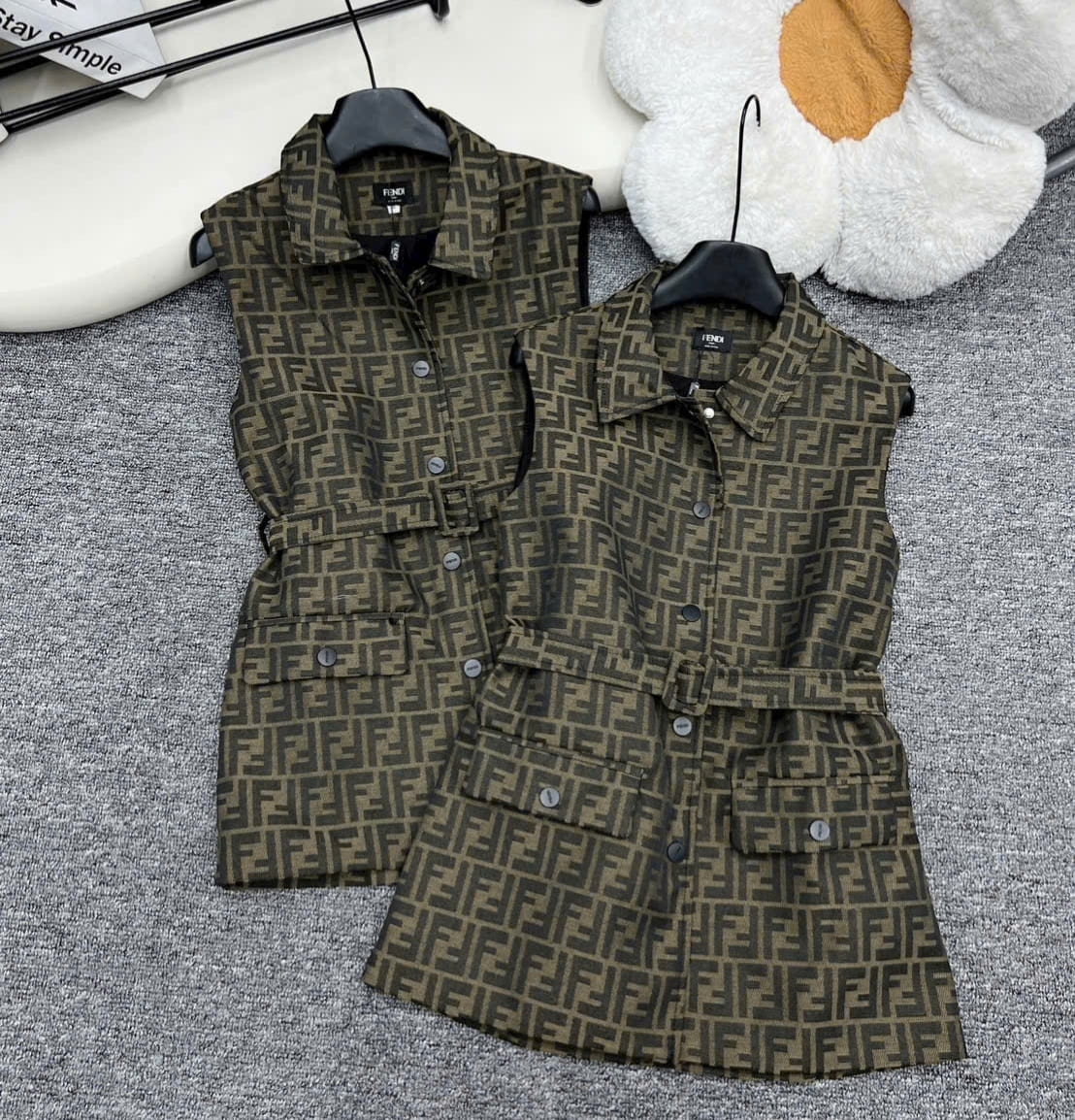 Áo gile nữ thời trang Fendi kèm thắt lưng 12