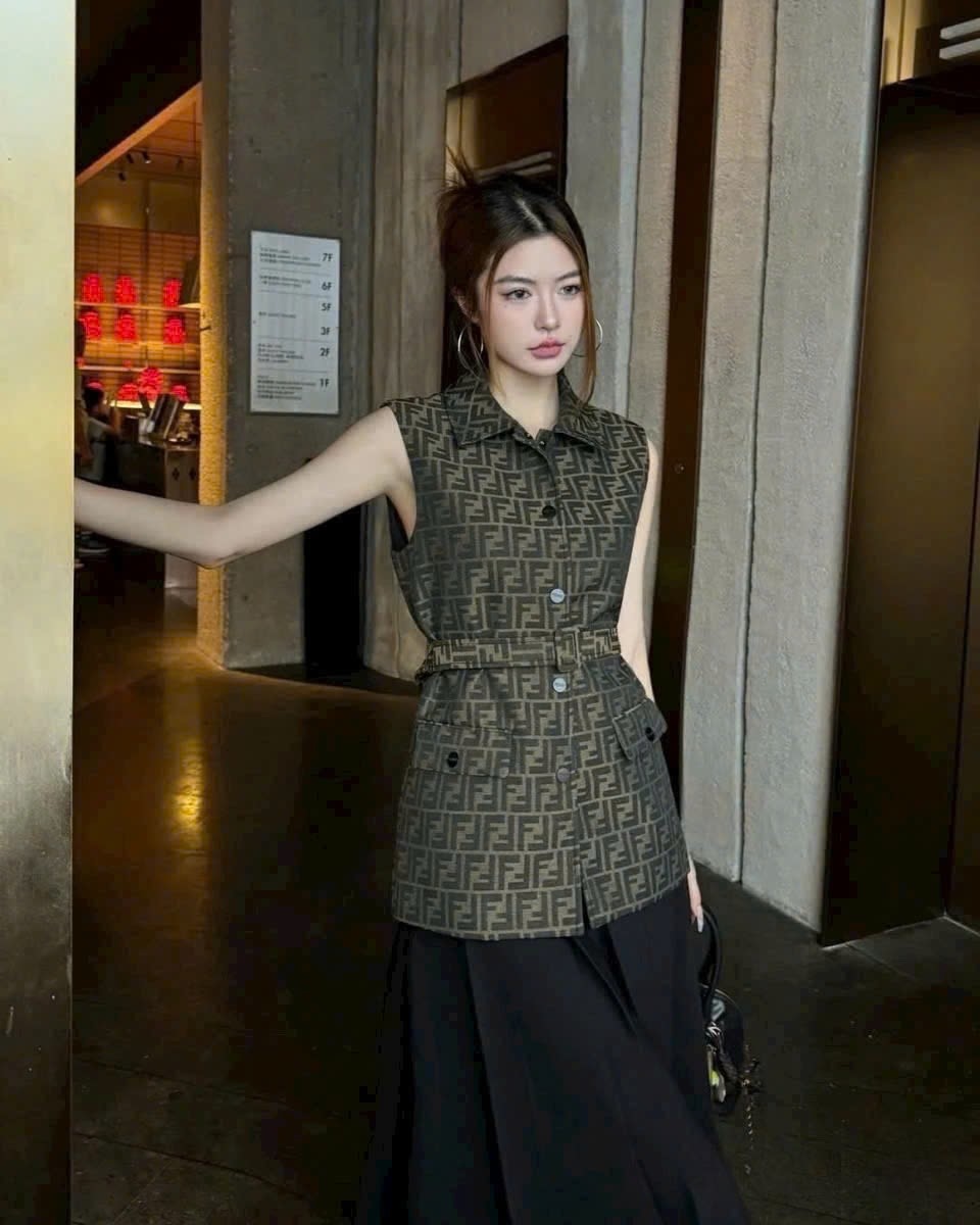 Áo gile nữ thời trang Fendi kèm thắt lưng 13