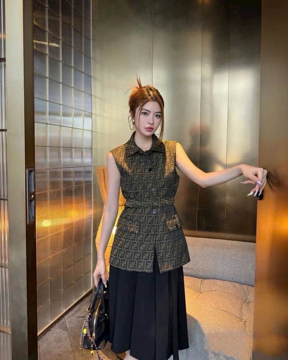Áo gile nữ thời trang Fendi kèm thắt lưng 14