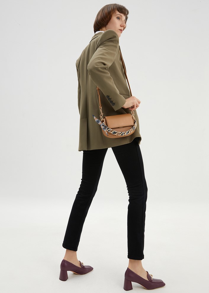 TÚI ĐEO CHÉO NỮ CHARLES KEITH NẮP GẬP SATIN SCARF LEATHER 24