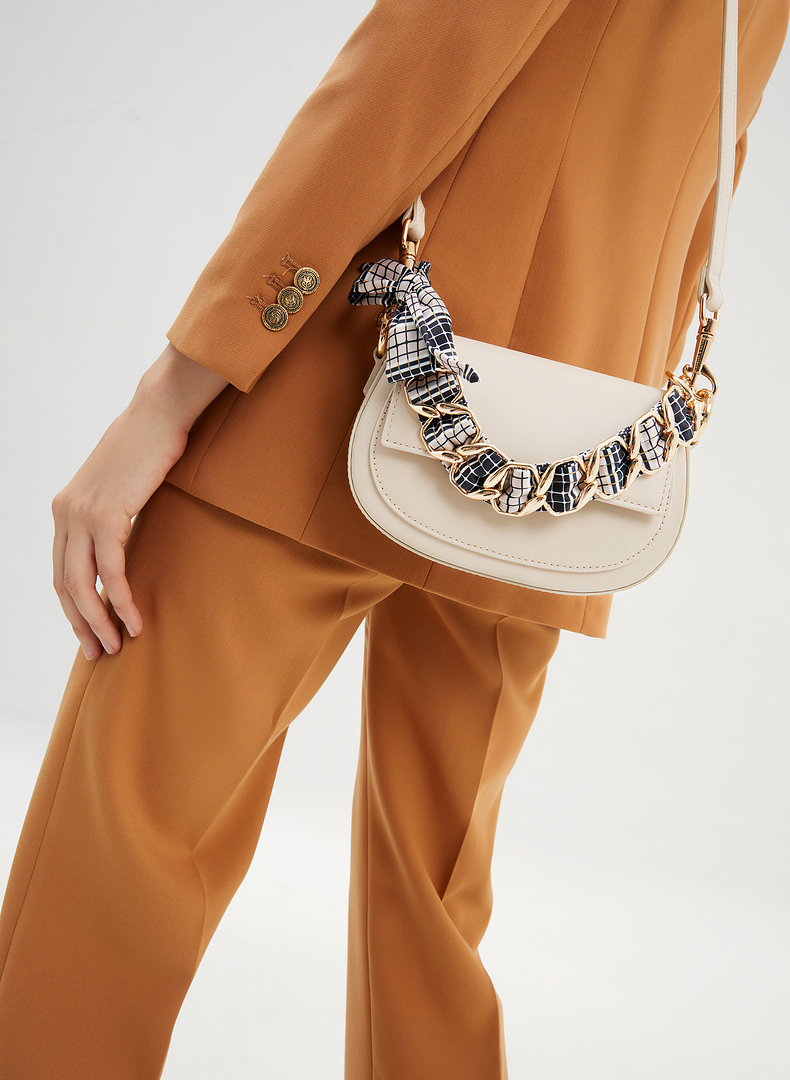 TÚI ĐEO CHÉO NỮ CHARLES KEITH NẮP GẬP SATIN SCARF LEATHER 25