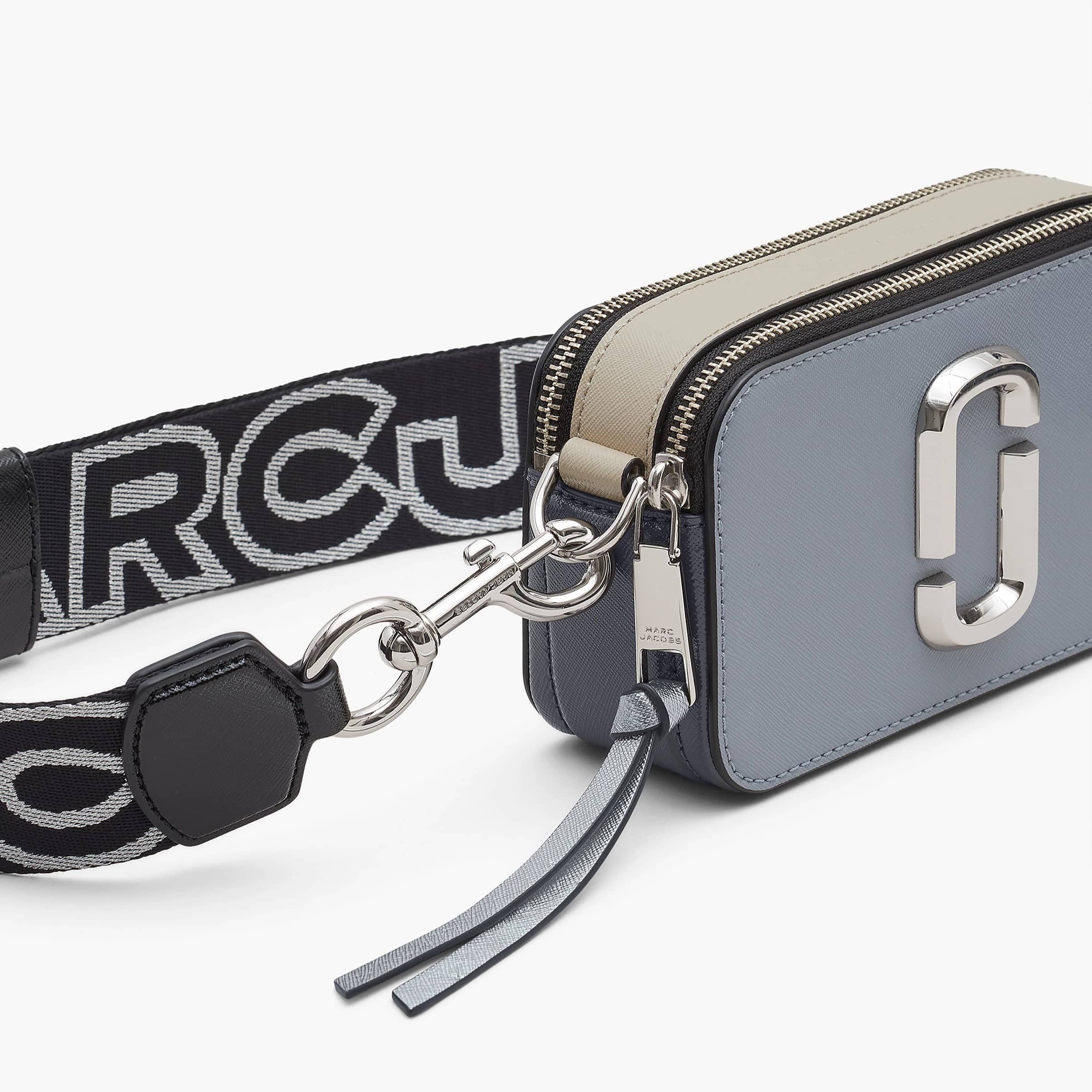 Túi nữ Marc Jacobs màu xám The Snapshot Crossbody Bag In Wolf Grey Multi 27
