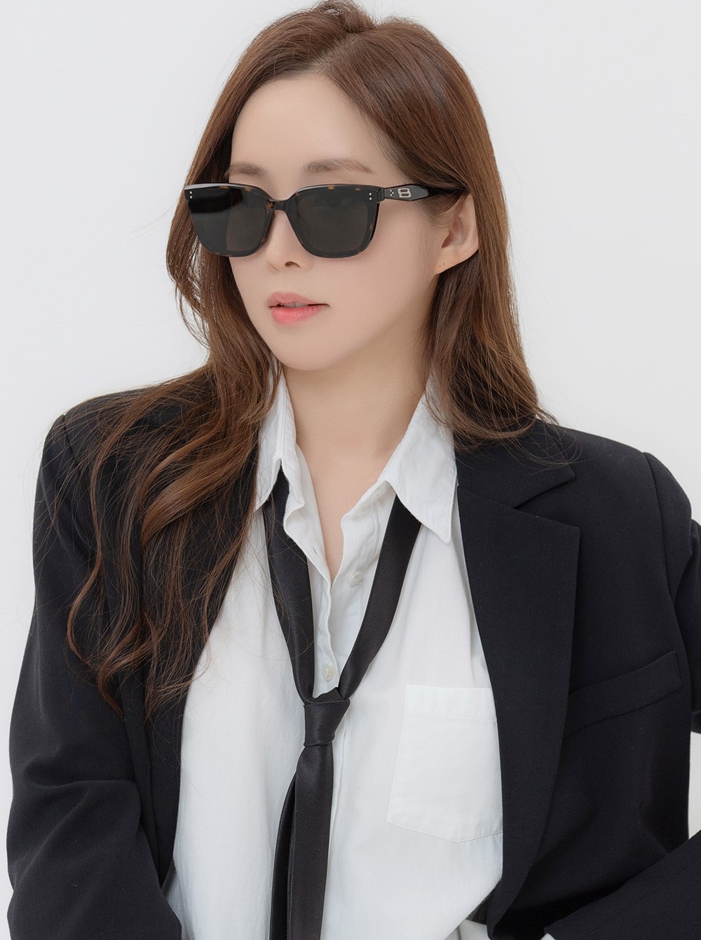 KÍNH MÁT GENTLE MONSTER TOTE T1 BLACK LENSES TORTOISESHELL ACETATE FRAME 8