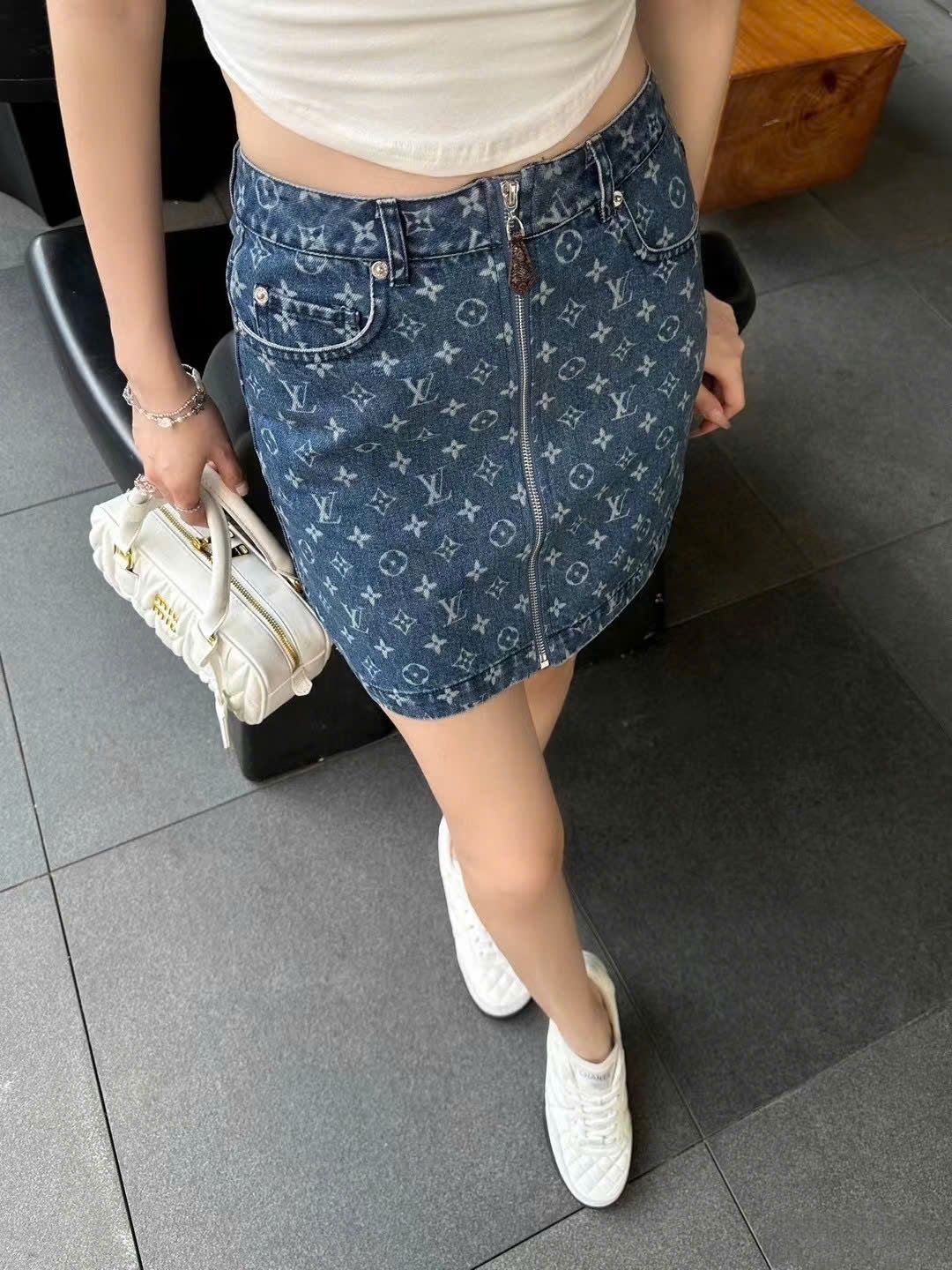 Váy nữ ngắn jean LV 2
